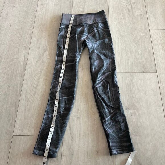 Lululemon Lululemon Ebb to Street Tight *Wash Stone Wash Graphite Grey Sz 2 - Picture 2 of 9